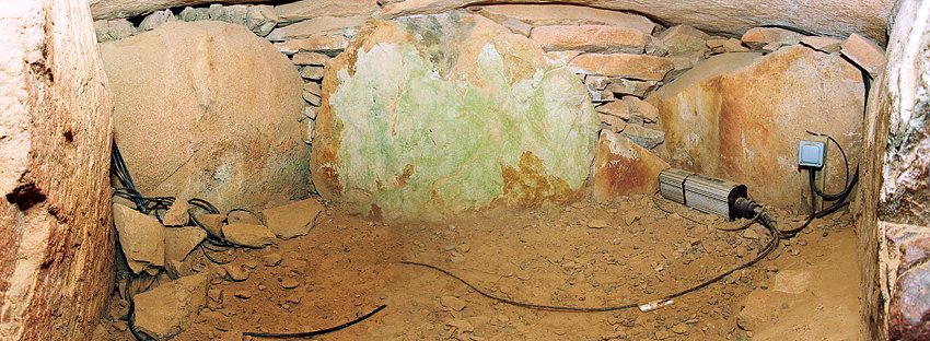La Hougue Bie - interior
