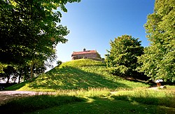 La Hougue Bie - mound