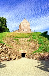 La Hougue Bie - forecourt