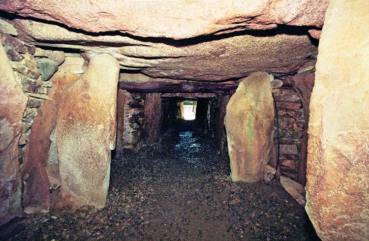 La Hougue Bie - interior