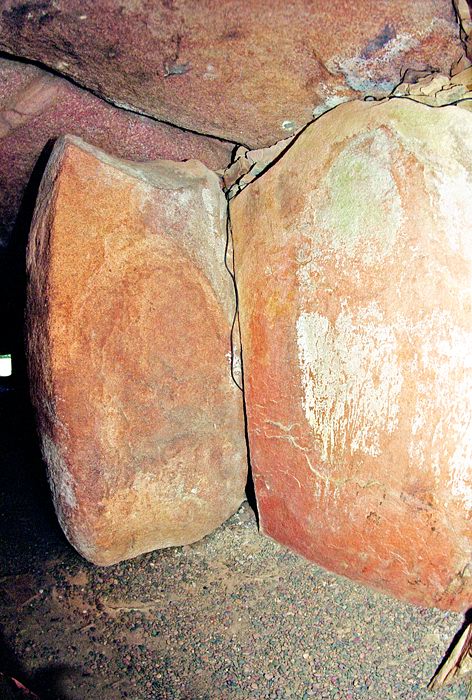 La Hougue Bie - interior