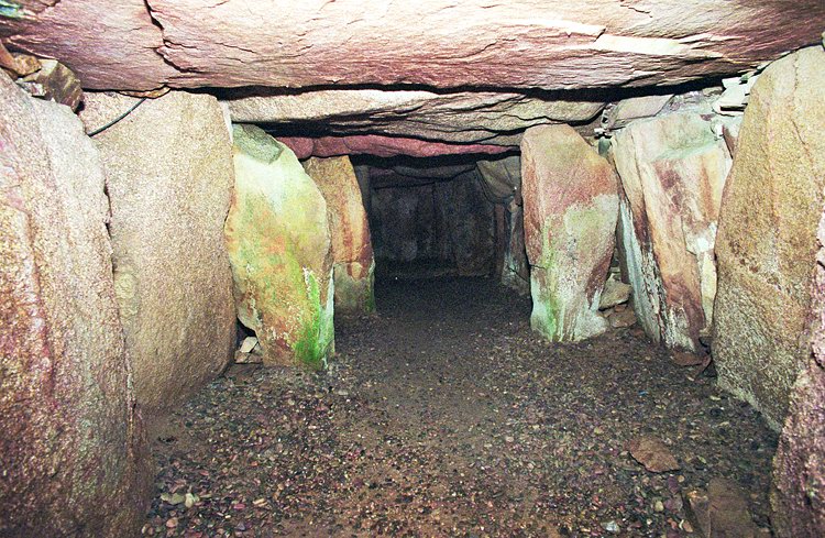 La Hougue Bie - interior